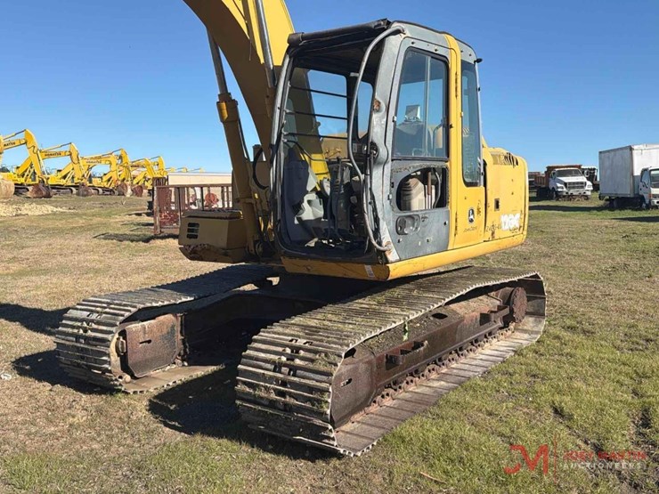 deere-120c-image-4