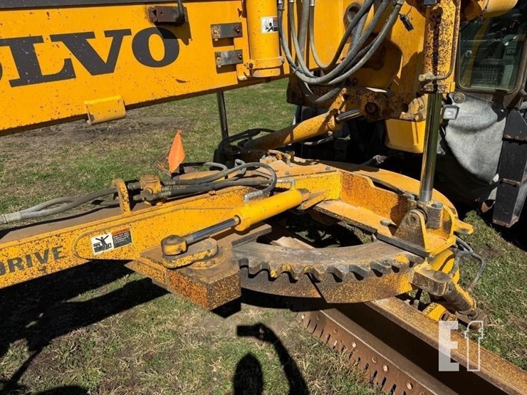 2003-volvo-g746b-image-23