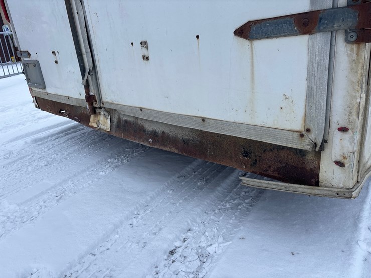 2004-united-expressline-image-15