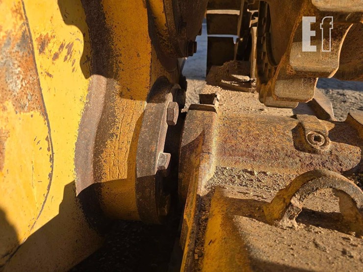 2007-caterpillar-d6r-image-22