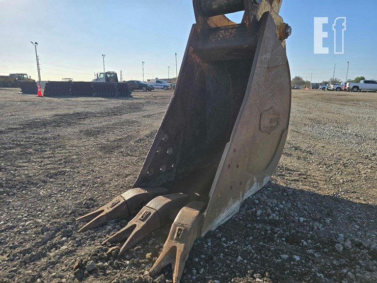 2005-caterpillar-322c-image-15