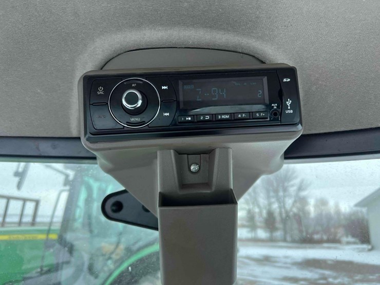 2014-case-farmall-115u-tractor-image-50