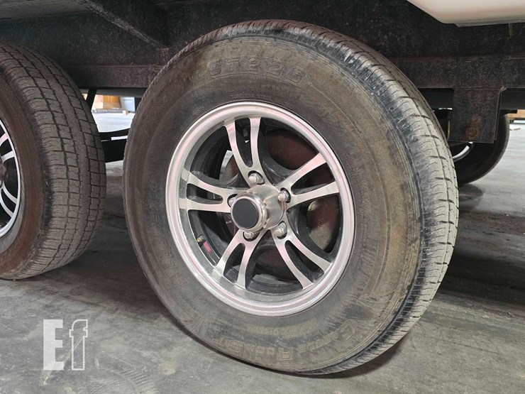 2016-crossroads-sunset-trail-ultra-lite-237bh-image-15