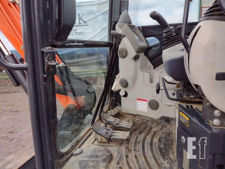 2014-hitachi-zx35u-image-12