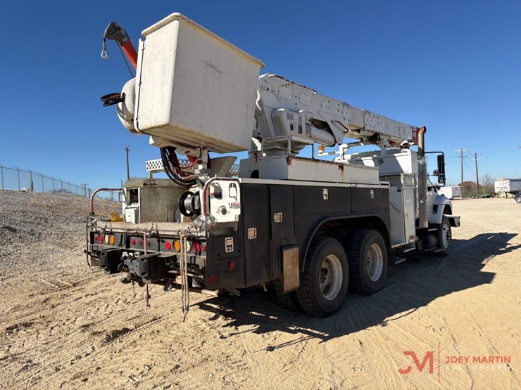 2008-international-7400-image-3