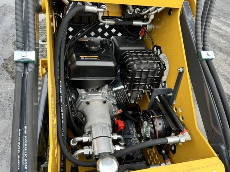 2025-sdlanch-sdll60-mini-compact-track-loader-image-19