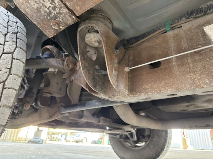 2005-gmc-sierra-3500-image-28