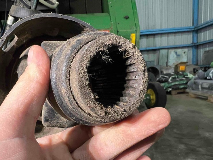 john-deere-561m-image-28