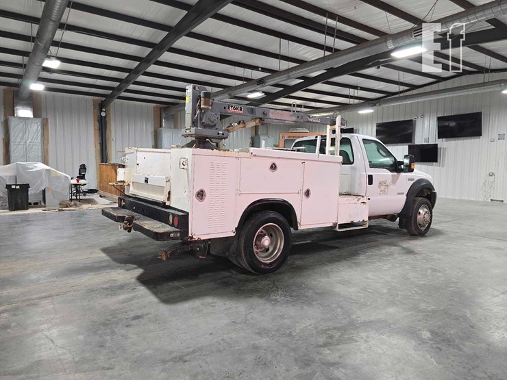 2006-ford-f550-image-3