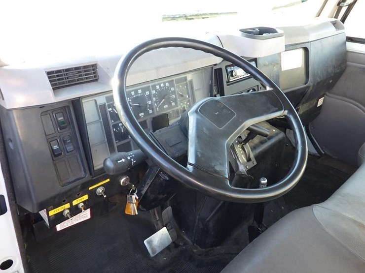 2000-international-4700-image-19