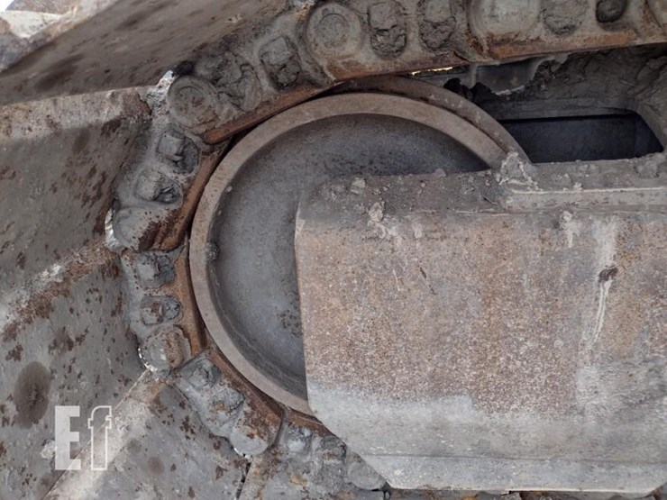 2015-volvo-ec220e-lr-image-40