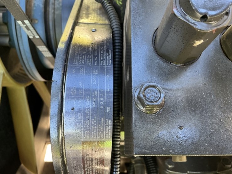 1999-freightliner-fl80-image-19