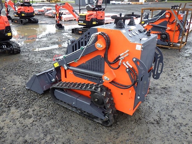 2025-tpm-t460-skid-steer-tracked-loader-image-2