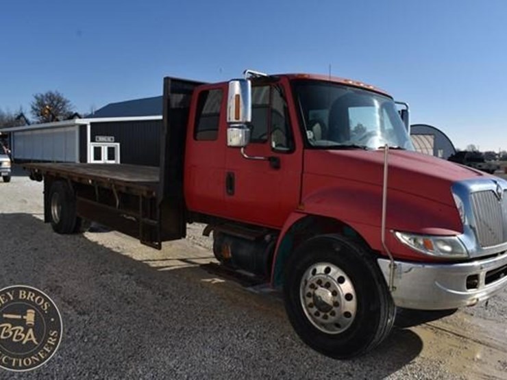 2007-international-durastar-4300-image-8