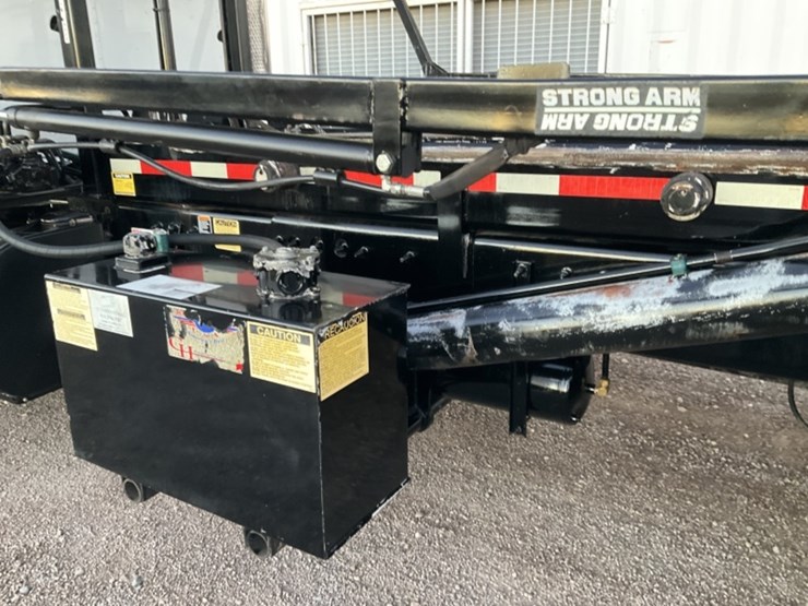 2015-peterbilt-pb348-rolloff-truck-image-13