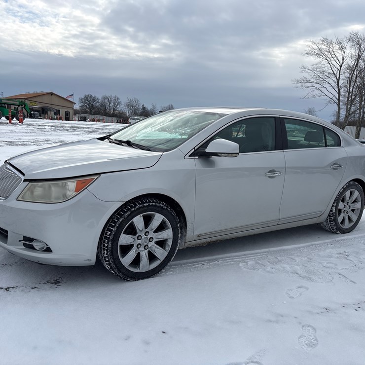 #1114 • 2010 Buick LaCrosse Passenger Car