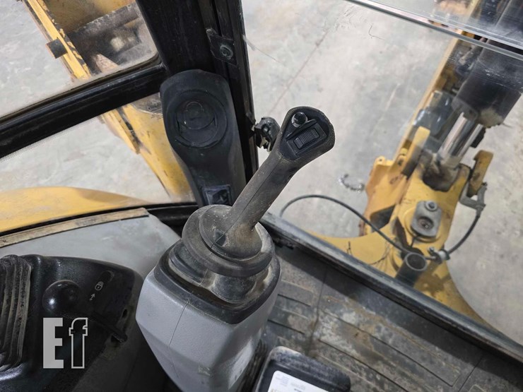 2013-caterpillar-430f-it-image-22