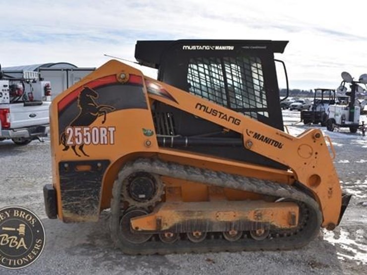 2020-mustang-2550rt-image-6