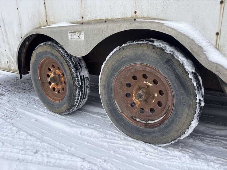 2004-united-expressline-image-7