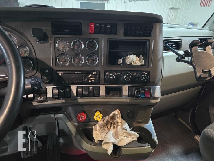 2019-kenworth-t680-image-13
