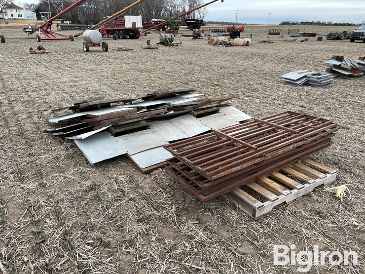 hog-farrow-crates-image-7