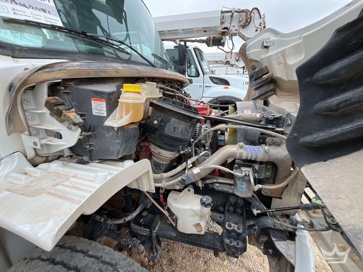 2020-freightliner-m2-106-image-5