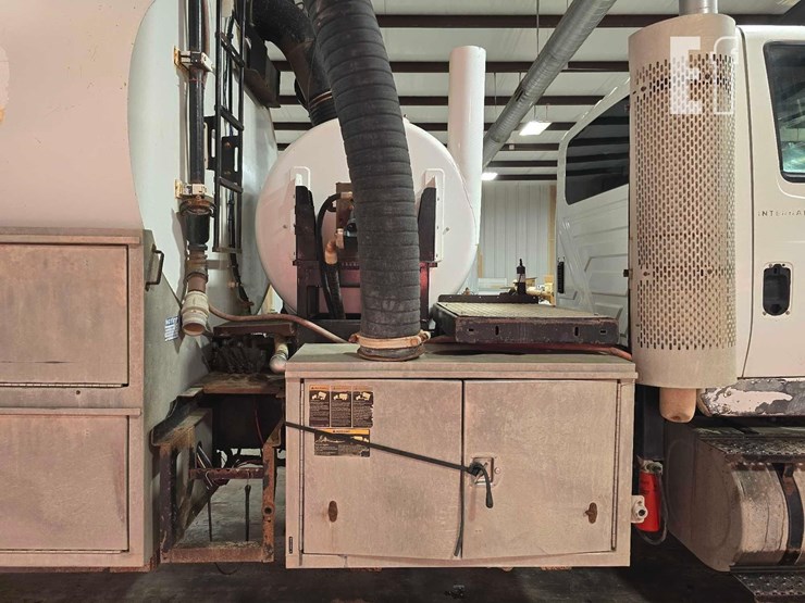 2007-international-7600-image-11