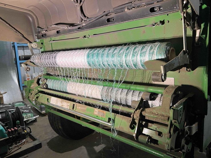 john-deere-561m-image-14