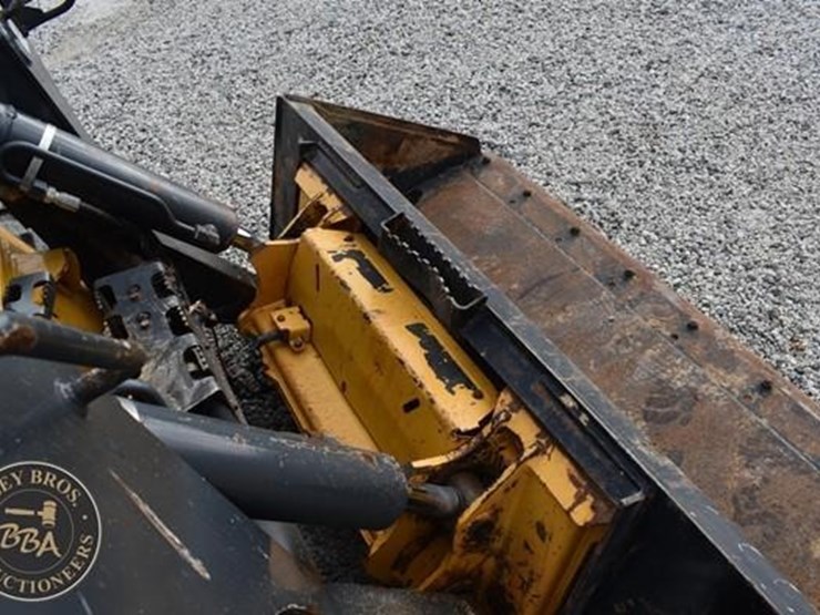 2019-deere-333g-image-22