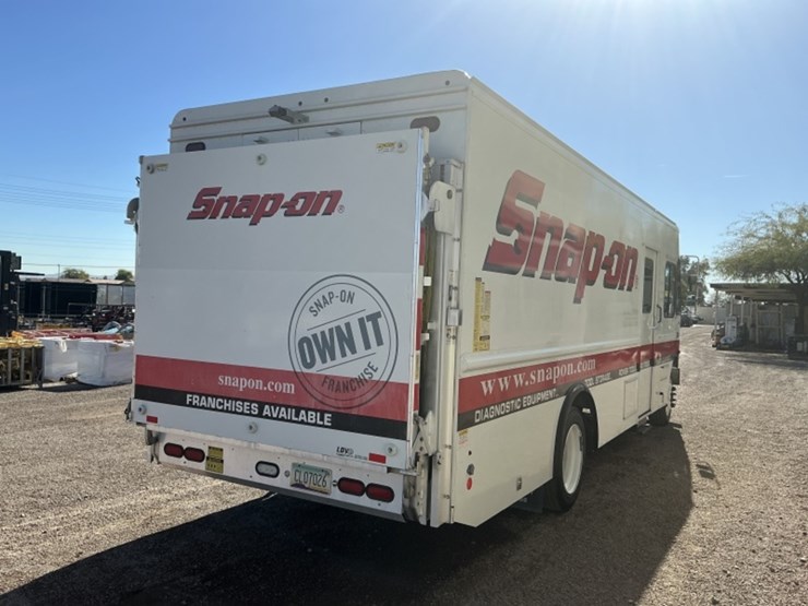 2018-freightliner-mt55-image-5