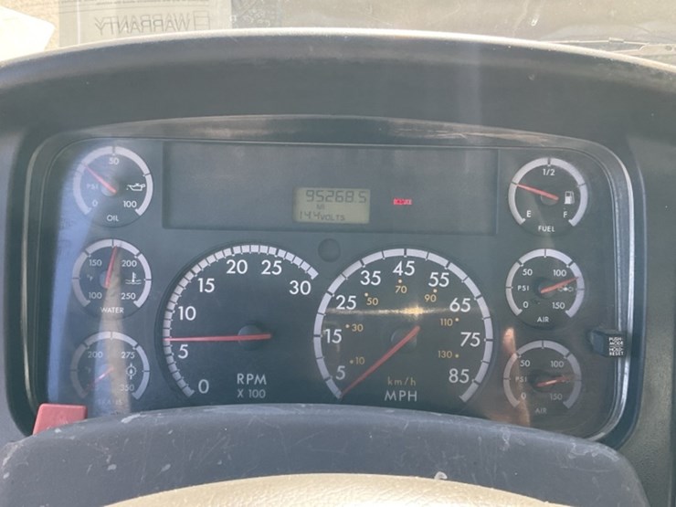 2005-freightliner-m2-dump-truck-image-20