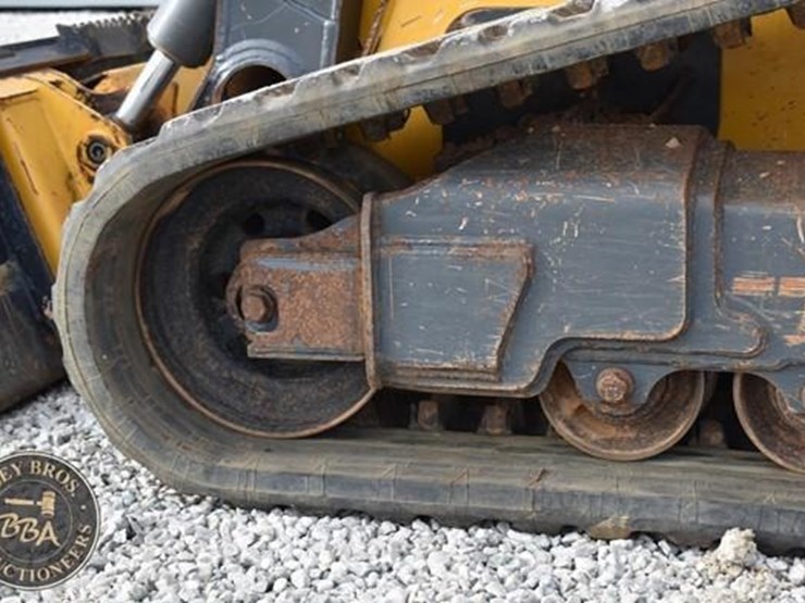 2019-deere-333g-image-30