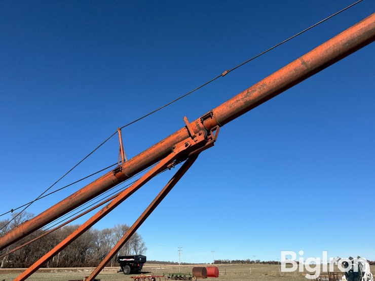 sudenga-8"x65'-auger-w/swing-out-hopper-image-10