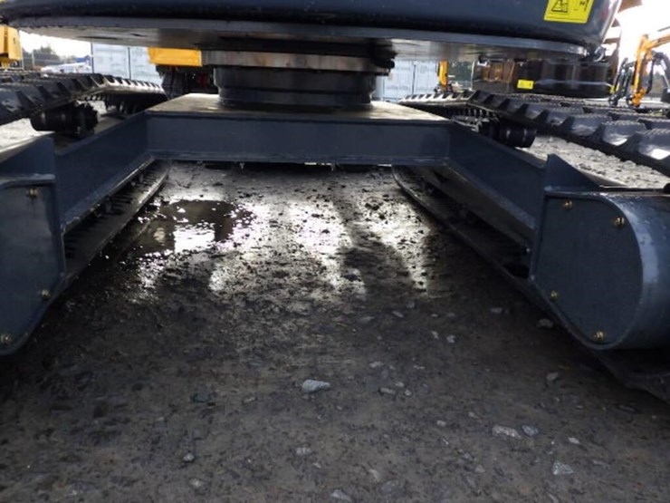 2025-vicsec-30-hydraulic-excavator-image-18