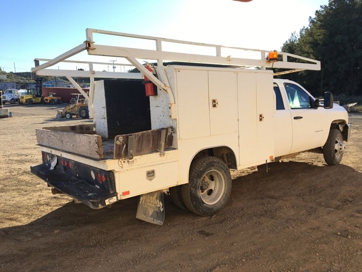 2012-chevrolet-3500hd-image-4