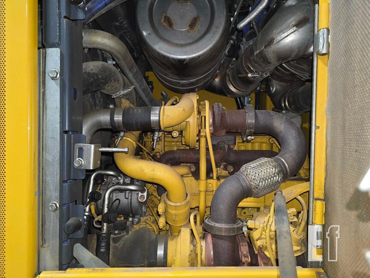 2022-deere-444-p-tier-image-32