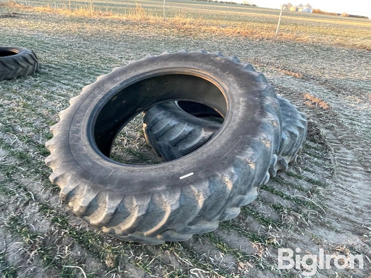 titan-18.4r42-tires-image-2