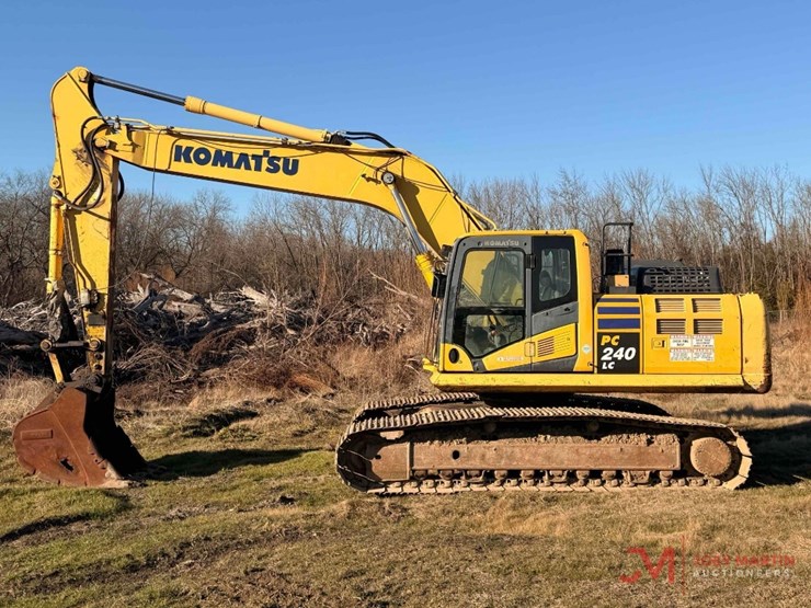 komatsu-pc240-lc-11-image-2