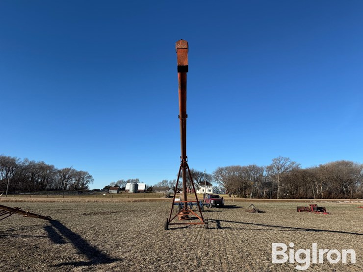 sudenga-8"x65'-auger-w/swing-out-hopper-image-6