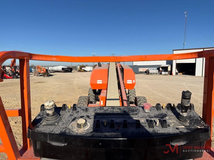 2015-jlg-600s-image-9