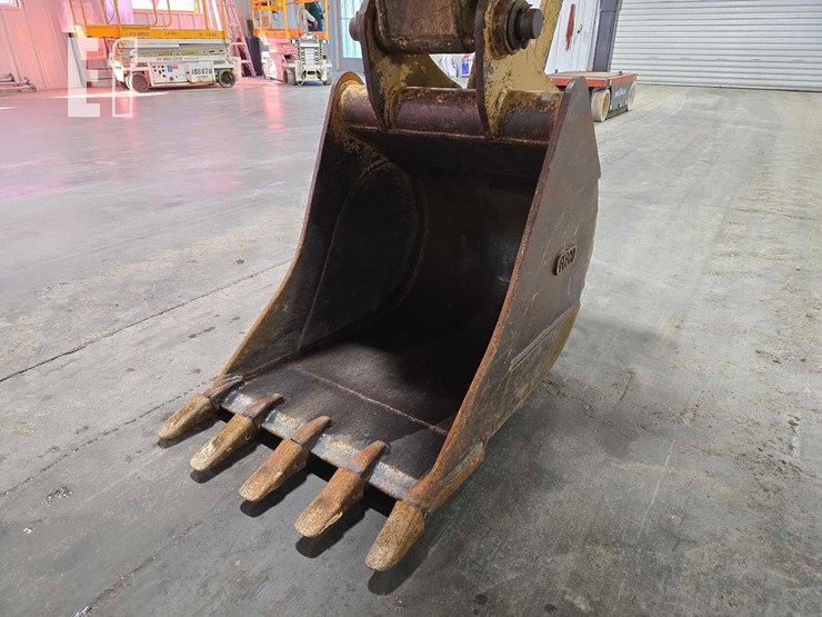 2001-caterpillar-420d-image-11