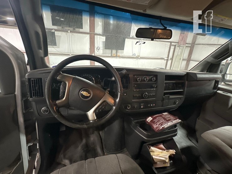 2018-chevrolet-express-2500-image-13