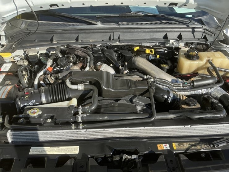 2014-ford-f550-image-17