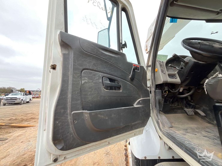 2014-international-workstar-7300-image-5