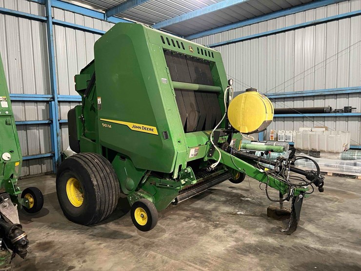 john-deere-561m-image-3