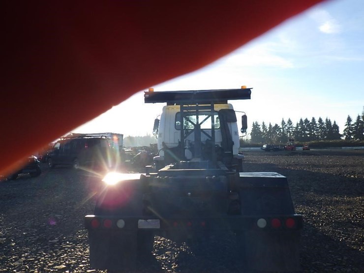 2000-mitsubishi-12'-s/a-hook-truck-image-6