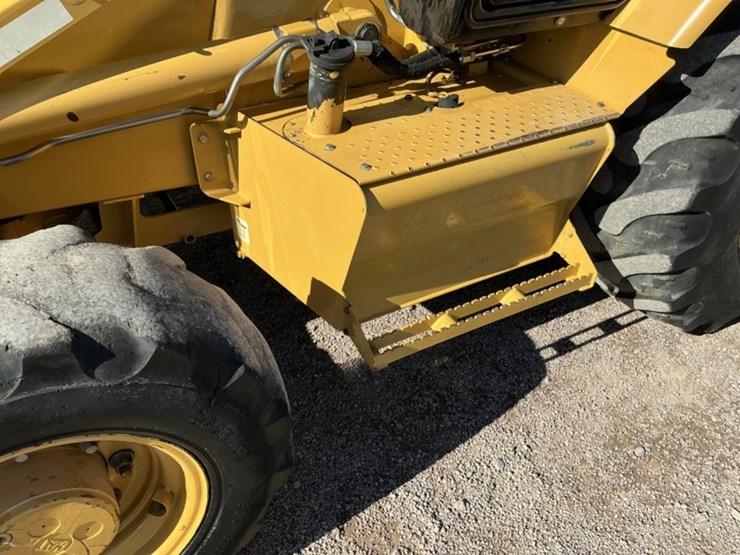 caterpillar-420d-image-24