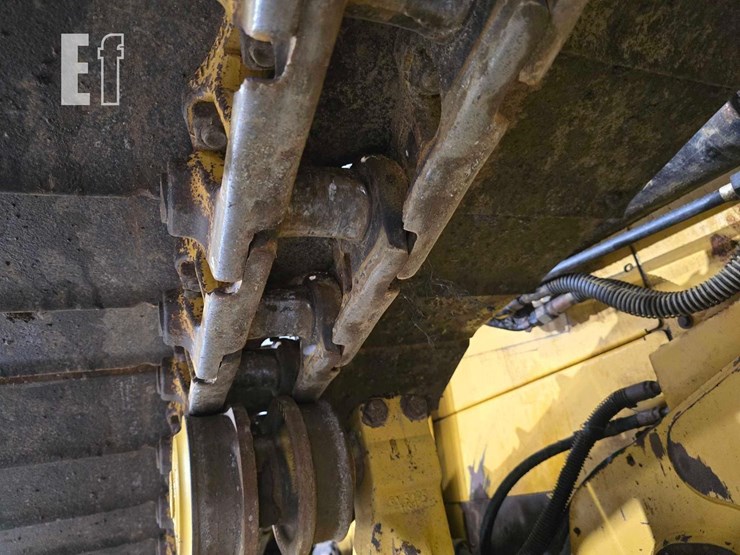 2013-caterpillar-d6n-lgp-image-25