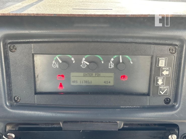 2012-deere-850k-xlt-image-22