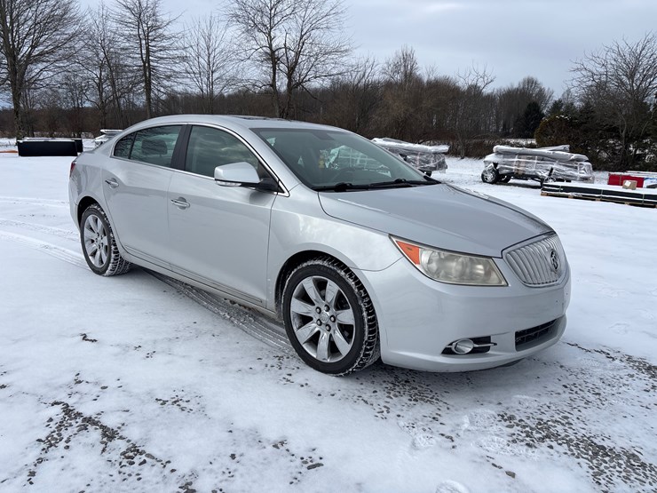 #1114-•-2010-buick-lacrosse-passenger-car-image-2
